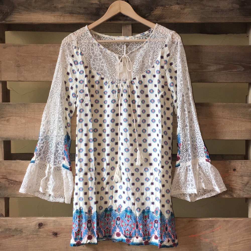 Ivory Bell Sleeved Dress - Picture 2 of 5